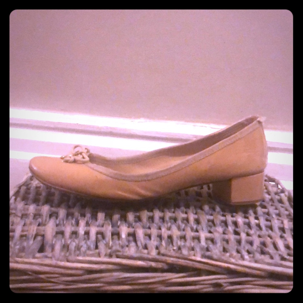 Tory Burch Size 8- well loved!